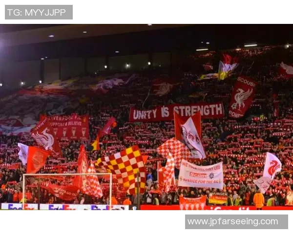 偶遇足球传奇巨星街头相逢全程记录与惊喜互动时刻 偶遇足球传奇巨星街头相逢全程记录与惊喜互动时刻