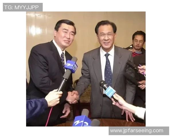 国足球星太太们的幕后故事 揭开她们光鲜亮丽背后的生活与挑战