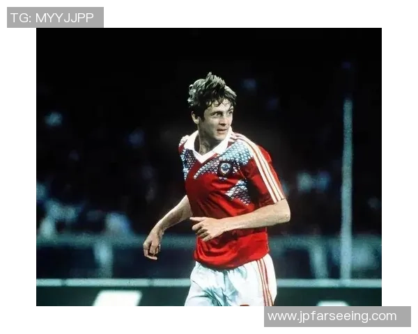 昔日锋线巨星的辉煌岁月与足球生涯回顾