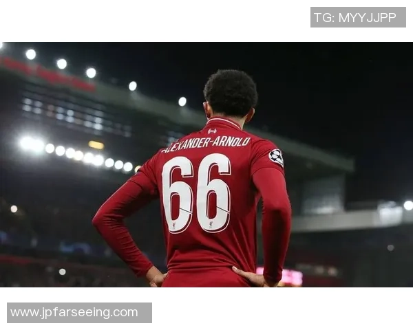 正品足球阿诺德球星参赛证挂件精美展示运动魅力收藏品