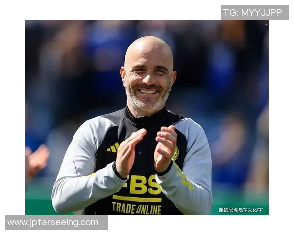 足球01号球星：从绿茵场到巅峰荣耀的传奇之路